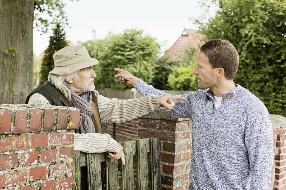 Arguing neighbours