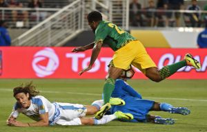 Uruguay 3 Jamaica 0: Abel Hernandez nets as Edinson Cavani's poor Copa America goes on