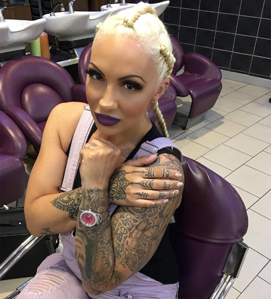 Jodie shows off her new hair