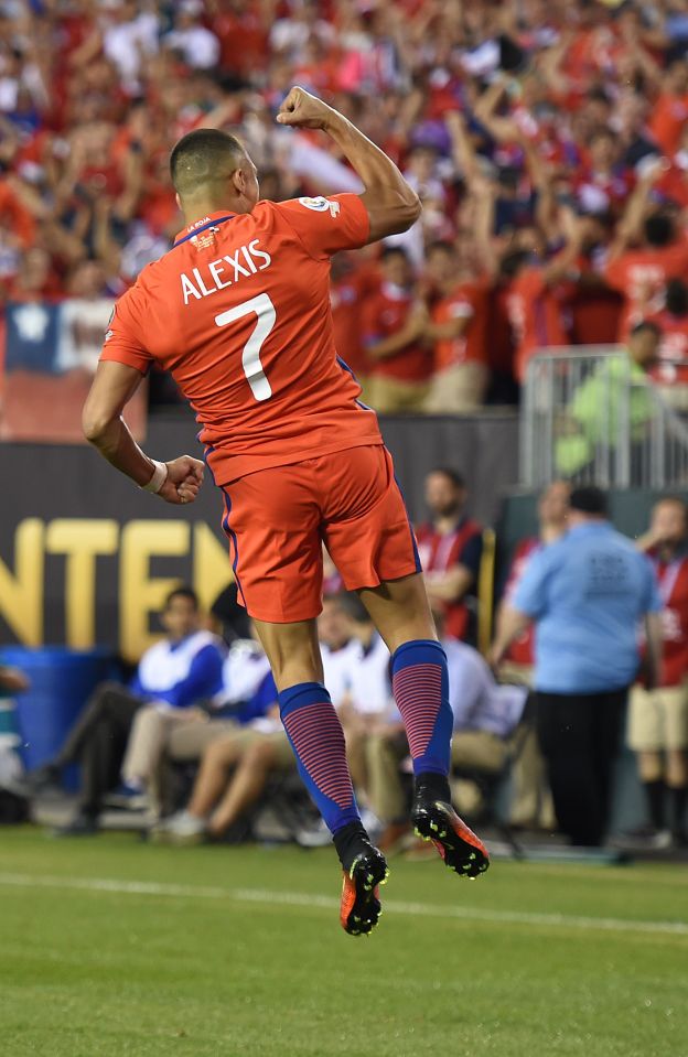 Chile's Alexis Sanchez celebrates after scoring against Panama during their Copa America Centenario football tournament match in Philadelphia, Pennsylvania, United States, on June 14, 2016. / AFP PHOTO / Don EMMERTDON EMMERT/AFP/Getty Images