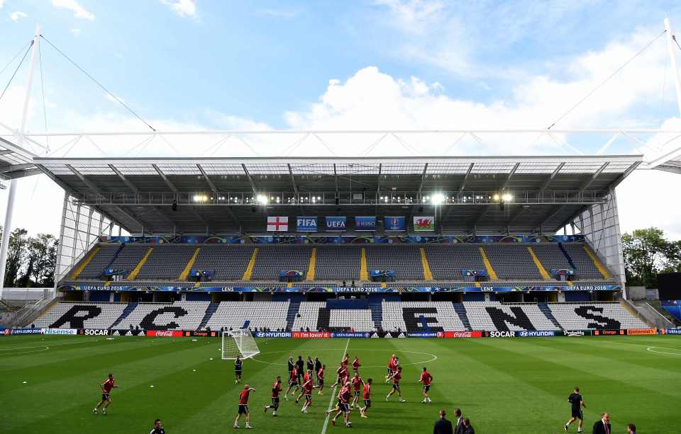 Wales players take part in a training se
