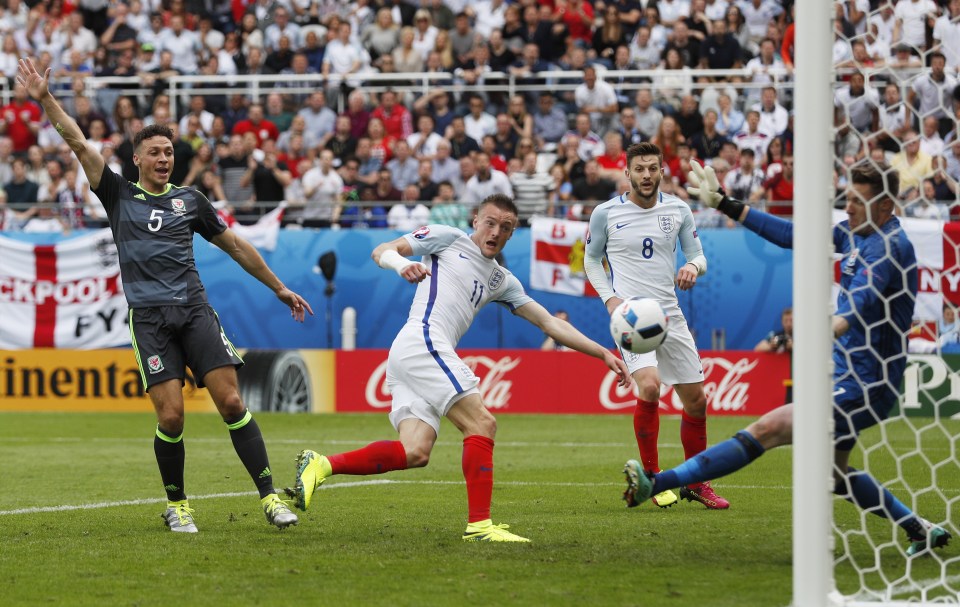 Jamie Vardy reacts first to turn home England's equaliser against Wales