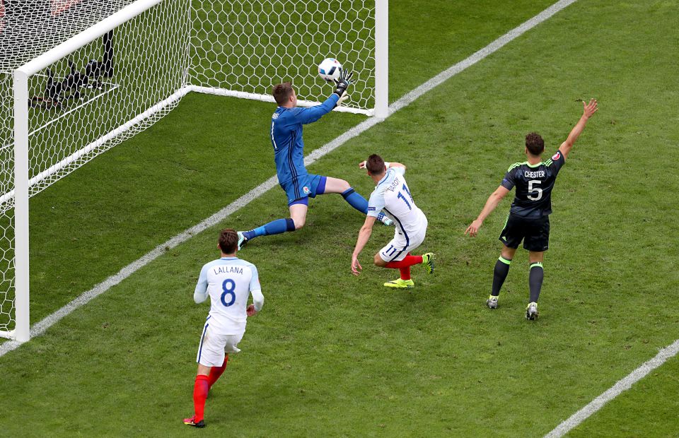 England v Wales - UEFA Euro 2016 - Group B - Stade Felix Bollaert-Delelis