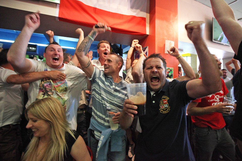 Exeter England fans