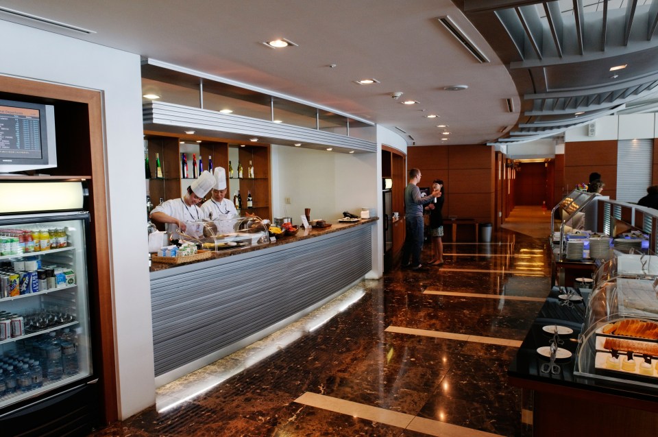 Korean air first class lounge