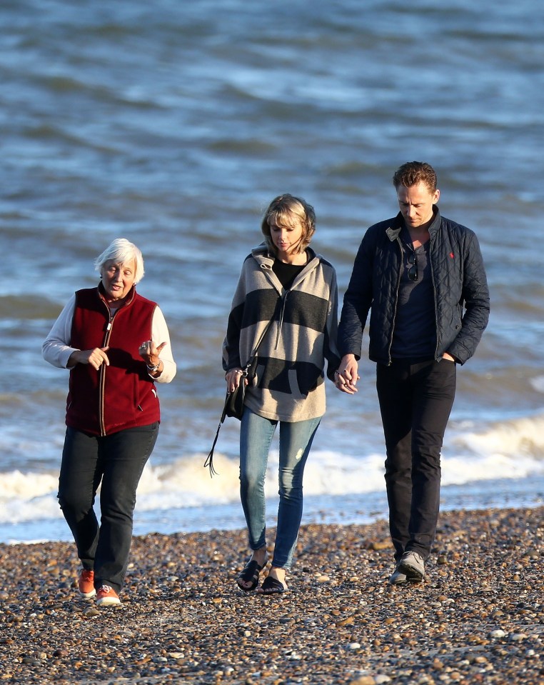 Taylor Swift and Tom Hiddleston with Diana Hiddleston