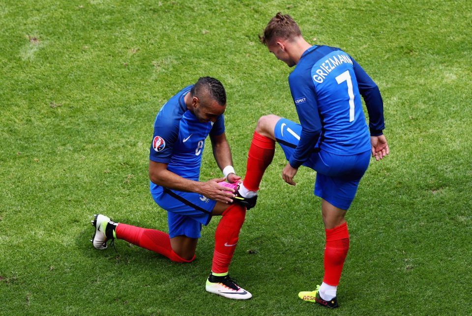 Payet is said to be happy in London after signing a new contract earlier this year