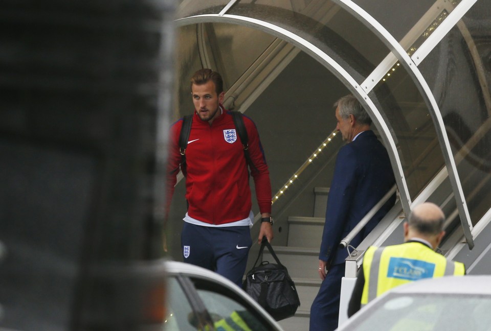 England return to UK following EURO 2016 elimination
