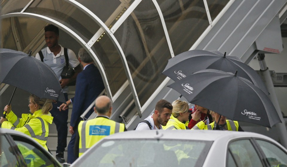 England return to UK following EURO 2016 elimination