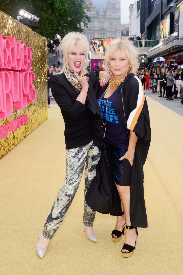 Strike a pose! The blonde actresses got fans screaming with excitement 