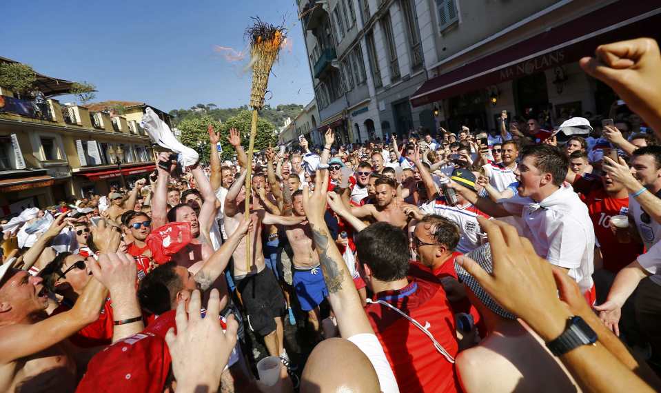 England fans gather in Nice - EURO 2016