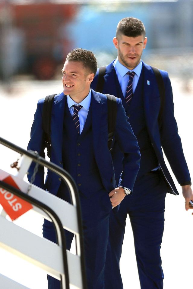 Vardy gets on the plane with Southampton keeper Fraser Forster