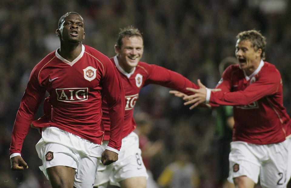 MANCHESTER, ENGLAND - SEPTEMBER 13: Louis Saha of Manchester United celebrates scoring the third goal during the UEFA Champions League match between Manchester United and Celtic at Old Trafford on September 13 2006 in Manchester, England. (Photo by Tom Purslow/Manchester United via Getty Images)