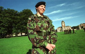 David Cameron announces end of ban on female recruits taking part in close combat