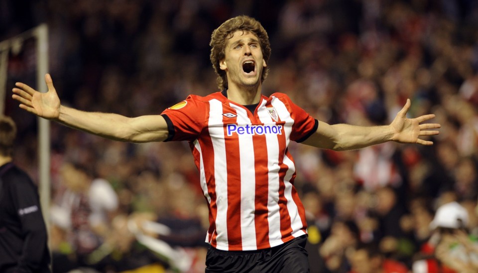 Athletic Bilbao's forward Fernando Llorente celebrates after scoring his team's third goal during the UEFA Europa League second leg semi-final football match Athletic Bilbao against Sporting Clube Portugal at the San Mames stadium in Bilbao on April 26, 2012. Athletic won 3-1 and qualified for the final. AFP PHOTO/ RAFA RIVAS (Photo credit should read RAFA RIVAS/AFP/GettyImages)