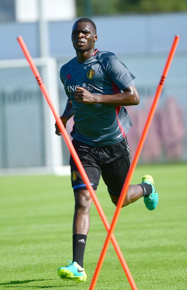 Belgium's forward Christian Benteke takes part in a training session for the altrenate players during the Euro 2016 football tournament at Le Haillan, western France, on June 23, 2016. / AFP PHOTO / EMMANUEL DUNANDEMMANUEL DUNAND/AFP/Getty Images