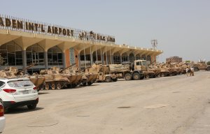 At least ten killed by two jihadi car bombs targeting military base near Yemen airport