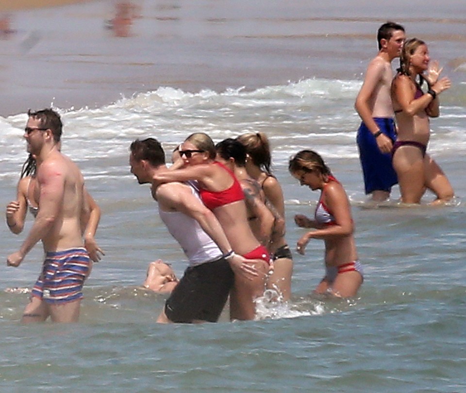 Taylor Swift, Tom Hiddleston