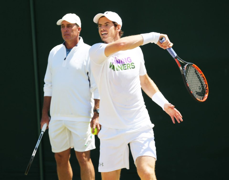 Title favourite Murray swings loose and easy, watched by super coach Lendl 