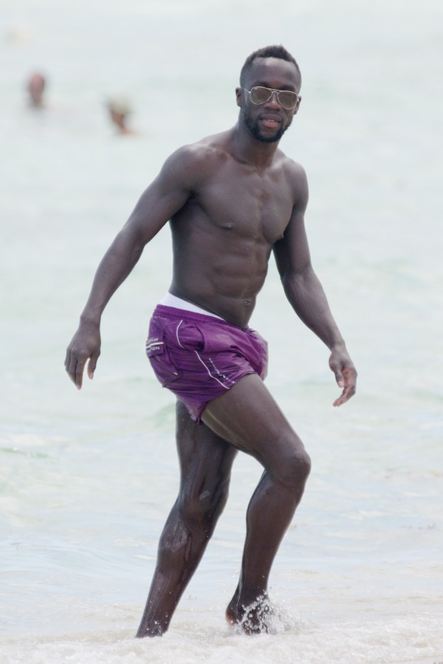 Bacary Sagna will return to Manchester City training next week