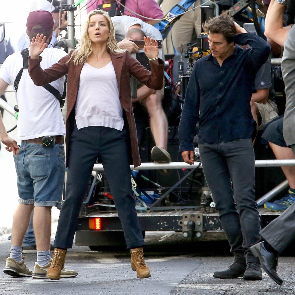 FAMEFLYNET - Exclusive: Tom Cruise And Annabelle Wallis Bump Into Chris Rock And Megalyn Echikunwoke While Filming On The Street In London