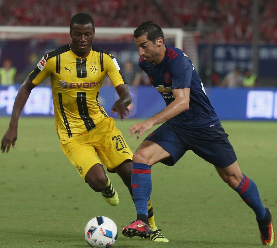 Henrikh Mkhitaryan scored his forist goal for United against his old club in searing heat