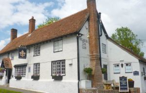 Man attacked as he tries to help rowing couple outside pub