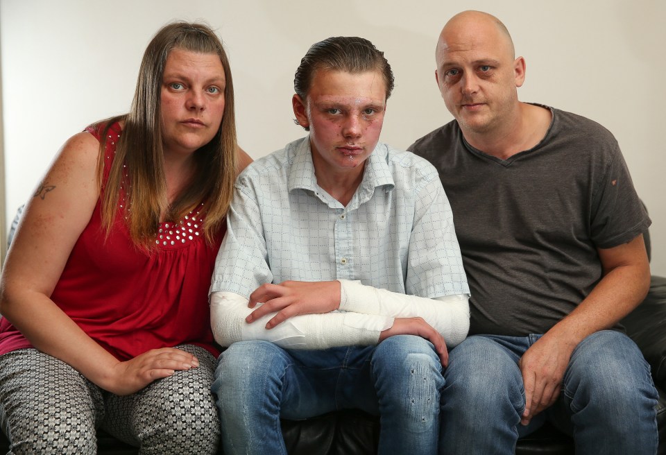 Kyle pictured with his mum Alyssa and his dad Wayne