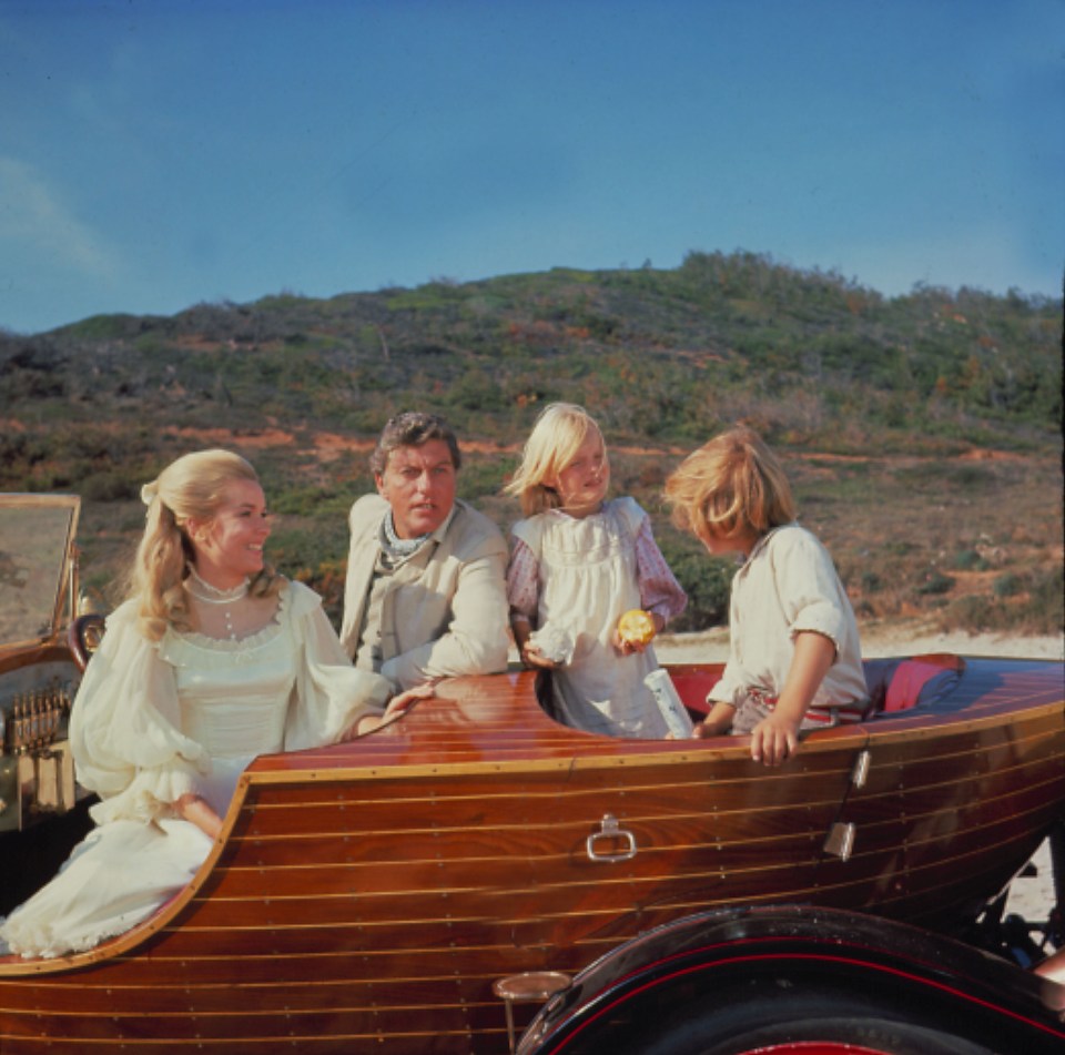 CHITTY CHITTY BANG BANG (1968) SALLY ANN HOWES, DICK VAN DYKE, HEATHER RIPLEY, ADRIAN HALL CCB 001O/S
