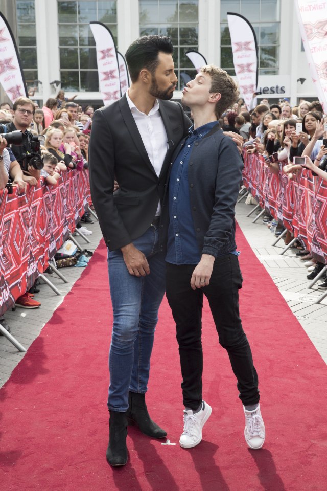 Rylan and Matt got close on the red carpet