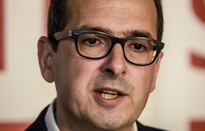 Labour's Owen Smith committing 'electoral suicide' by promising to stop Brexit and hold second referendum