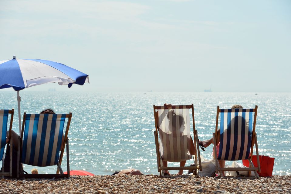 BRITAIN-WEATHER-TOURISM