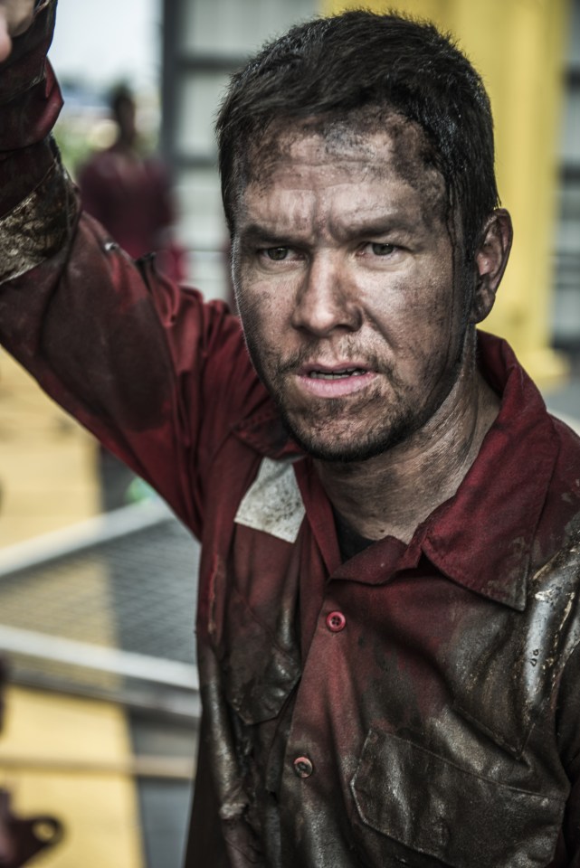 Mark Wahlberg and Kate Hudson tell the true story of the offshore drilling site that exploded in 2010