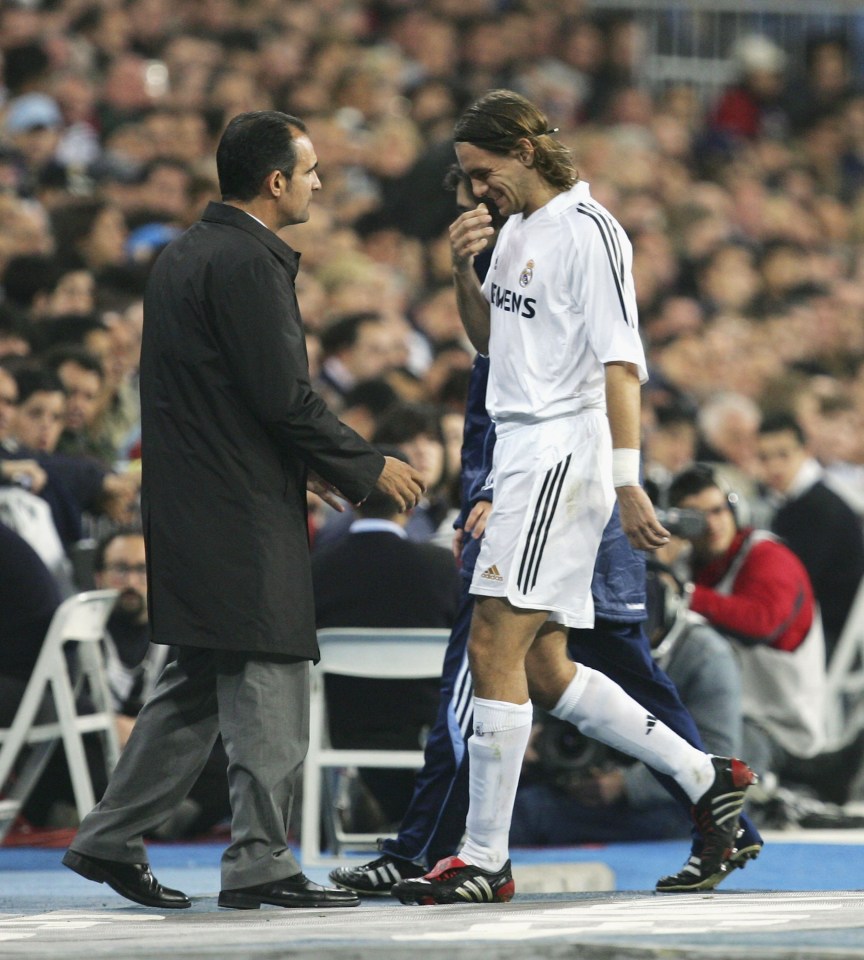 MADRID, SPAIN - NOVEMBER 6: Jonathan Woodgate of Real Madrid is taken off injured during the Primera Liga match between Real Madrid and Real Zaragoza at the Bernabeu on November 6, 2005 in Madrid, Spain.(Photo by Denis Doyle/Getty Images)