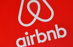 Airbnb slammed for 'not allowing lodgers to leave bad reviews when they leave poor accommodation early'