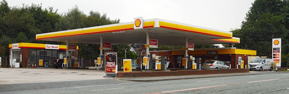 The Shell garage and car wash in Altrincham where former football star Roy Keane had a problem with the car wash