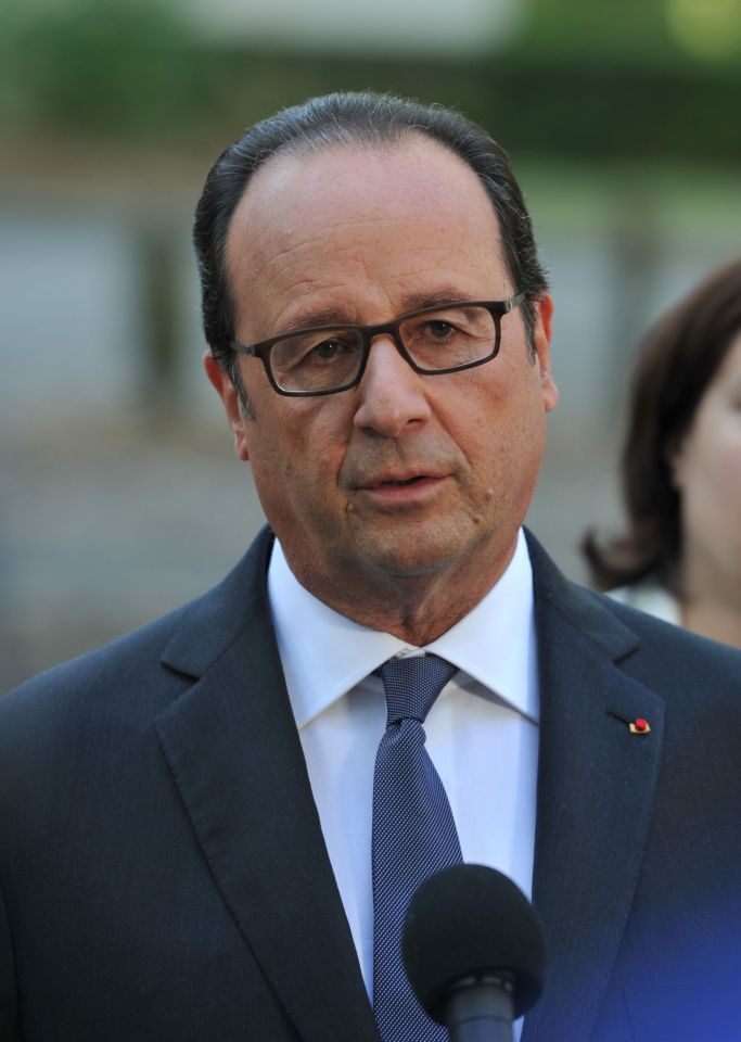 Repatriation games ... President Hollande says 9,000 migrants at Calais Jungle could be moved to centres across France