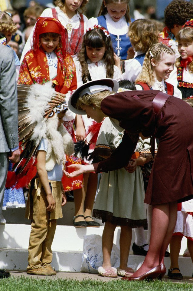 The scene bore a striking resemblance to Charles and Diana's visit 30 years ago