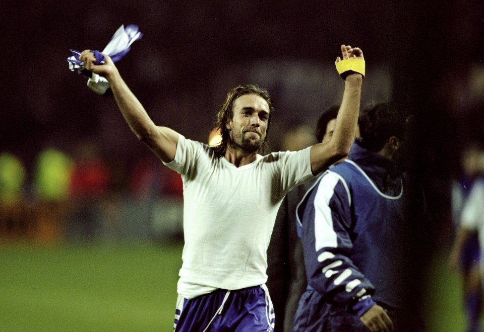 27 Oct 1999: Gabriele Batistuta of Fiorentina celebrates victory following the UEFA European Champions League Group B match against Arsenal played at Wembley Stadium, London. The game finished in a 1-0 away win for Fiorentina and saw the elimination ofArsenal from the second phase. Mandatory Credit: Alex Livesey /Allsport