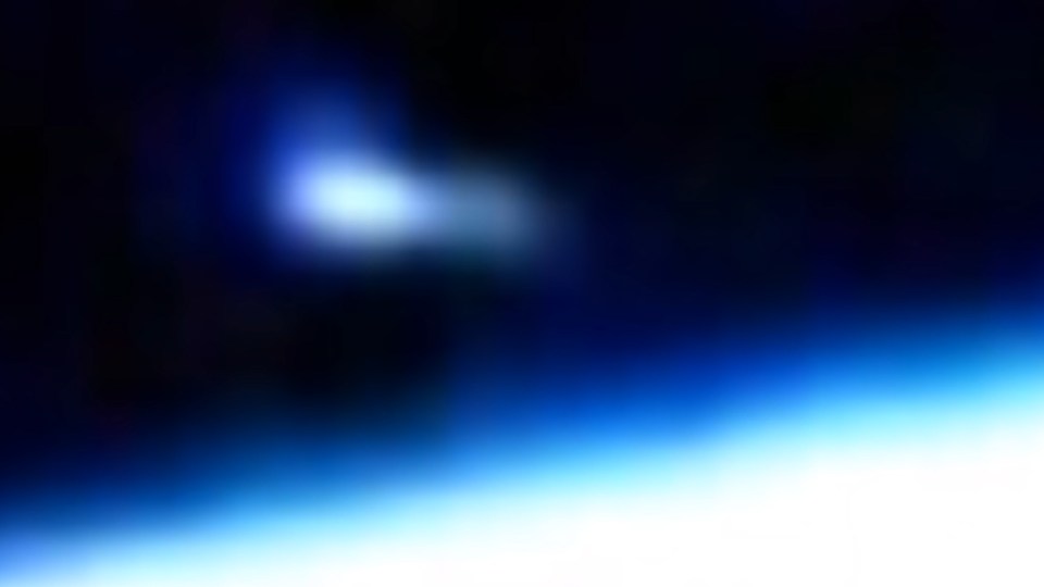 nasa-confirms-strange-object-on-live-stream-is-not-a-solar-flare-161002-00_01_31_00-still005