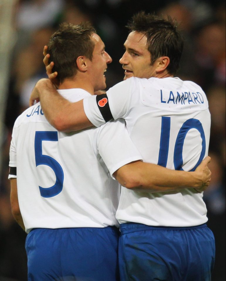 Frank Lampard wearing poppy 