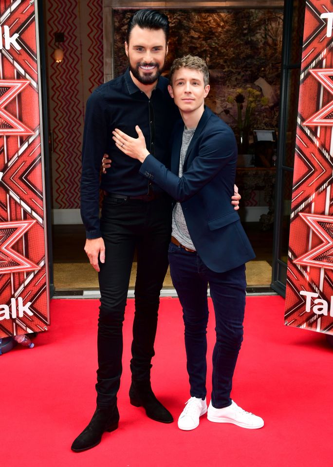 The 27-year-old joined his Xtra Factor co-host for a discussion on weird habits – with Rylan confessing to only being able to take a number two while completely naked