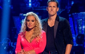What is Anastacia's injury on Strictly Come Dancing and why couldn't she perform in the results show?