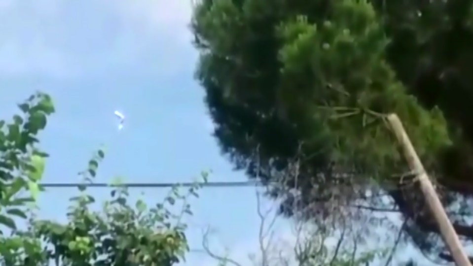 One of them can be heard saying (in Turkish) it looks as if the UFO has legs