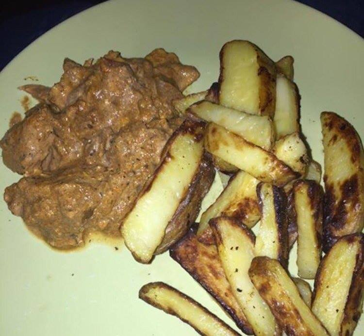 Brown mush is served up with a handful of chips
