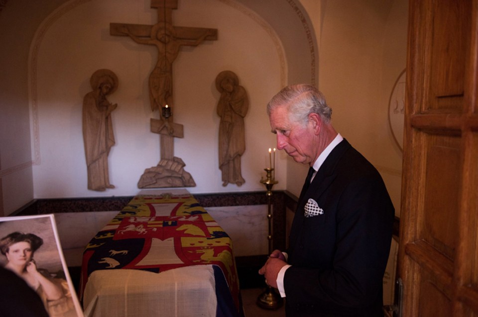 Charles visits grave of grandmother