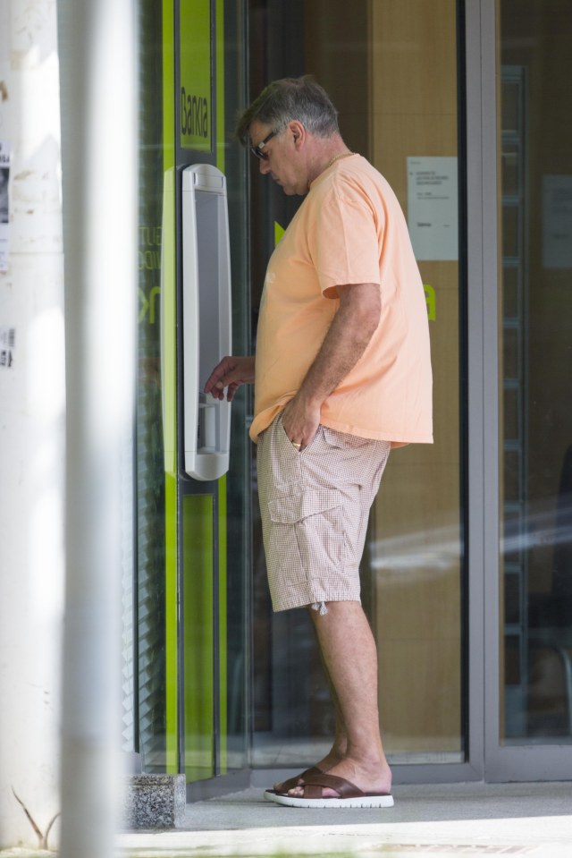 I need a sub . . . Sam Allardyce loses out at the cashpoint