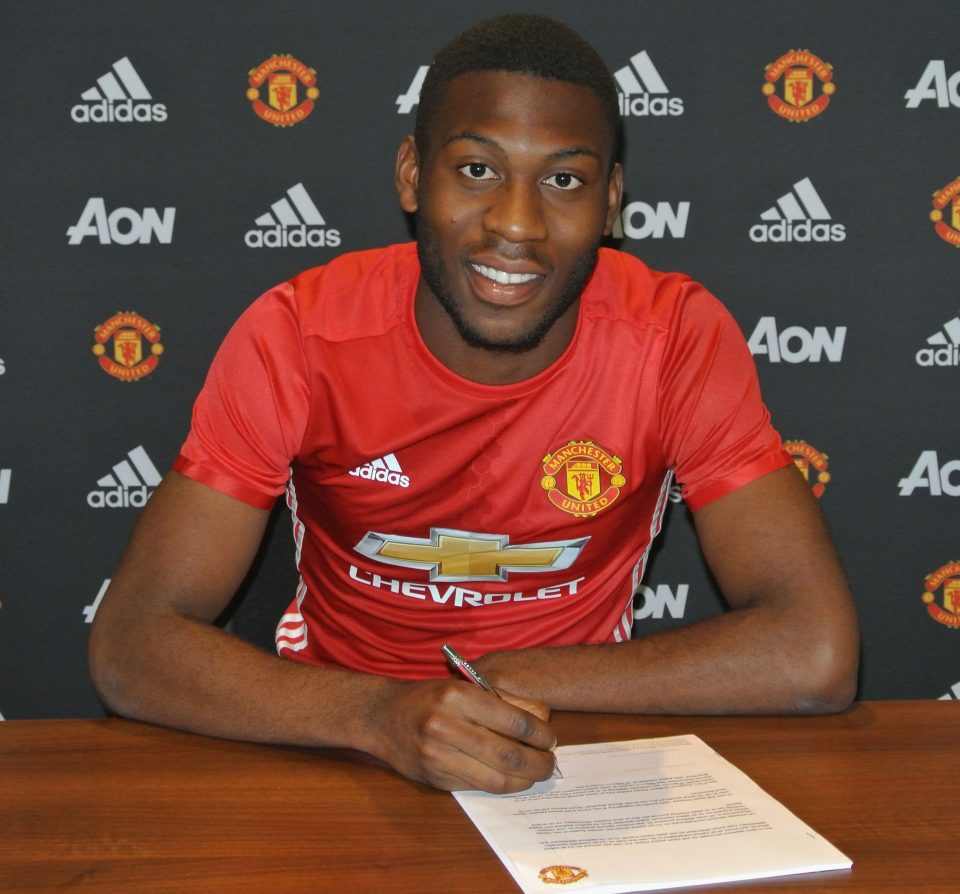 Timothy Fosu-Mensah signs up for four more years at Old Trafford
