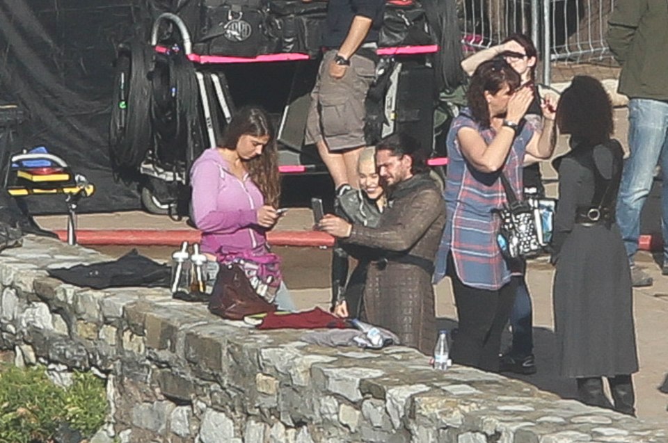 Kit and Emilia snapped a selfie as they enjoyed time together on set for the first time