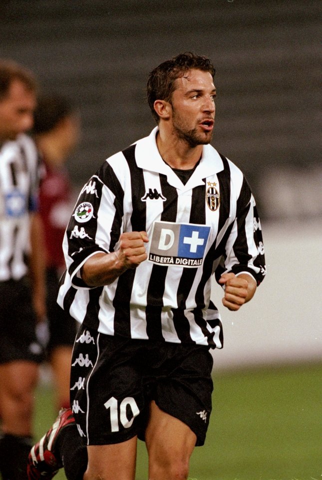 29 Aug 1999: Alessandro Del Piero of Juventus celebrates against Reggina during the Serie A match at the Stadio Delle Alpi in Turin, Italy. The game ended 1-1. Mandatory Credit: Claudio Villa /Allsport